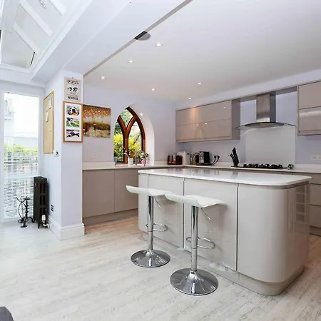 Orwell Villa Elegant Period 5 Bed Close To Town Sleeps 15 Cheltenham Exterior photo