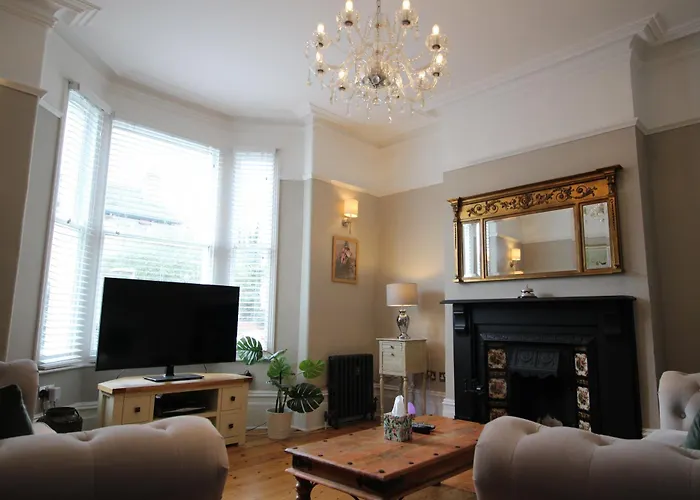Orwell Villa Elegant Period 5 Bed Close To Town Sleeps 15