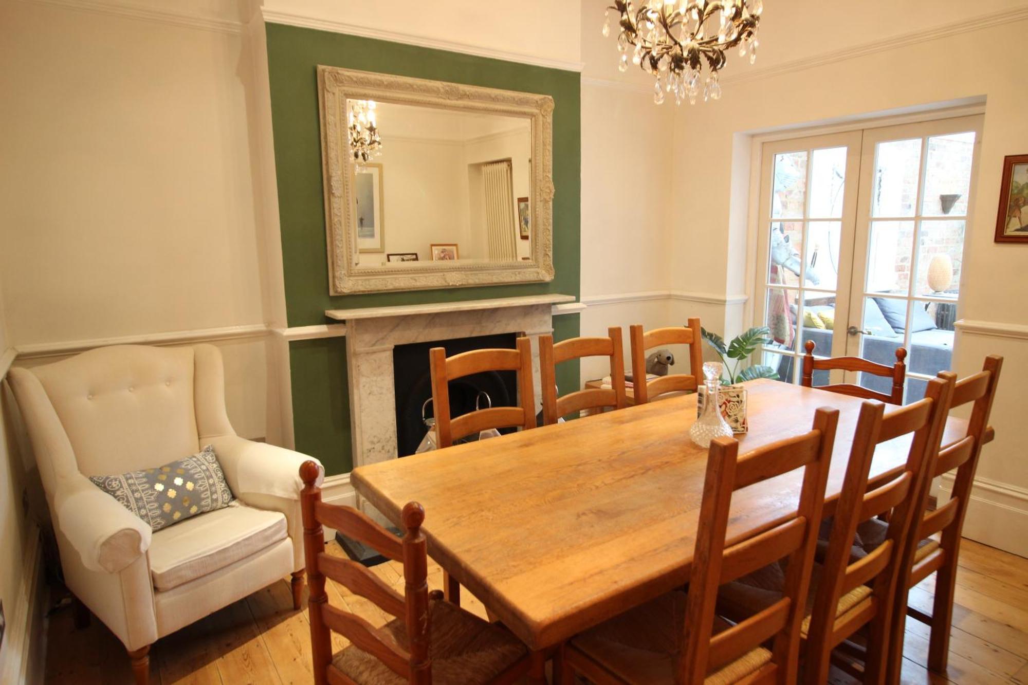 Orwell Elegant Period 5 Bed Close To Town Sleeps 15 Holiday home Cheltenham