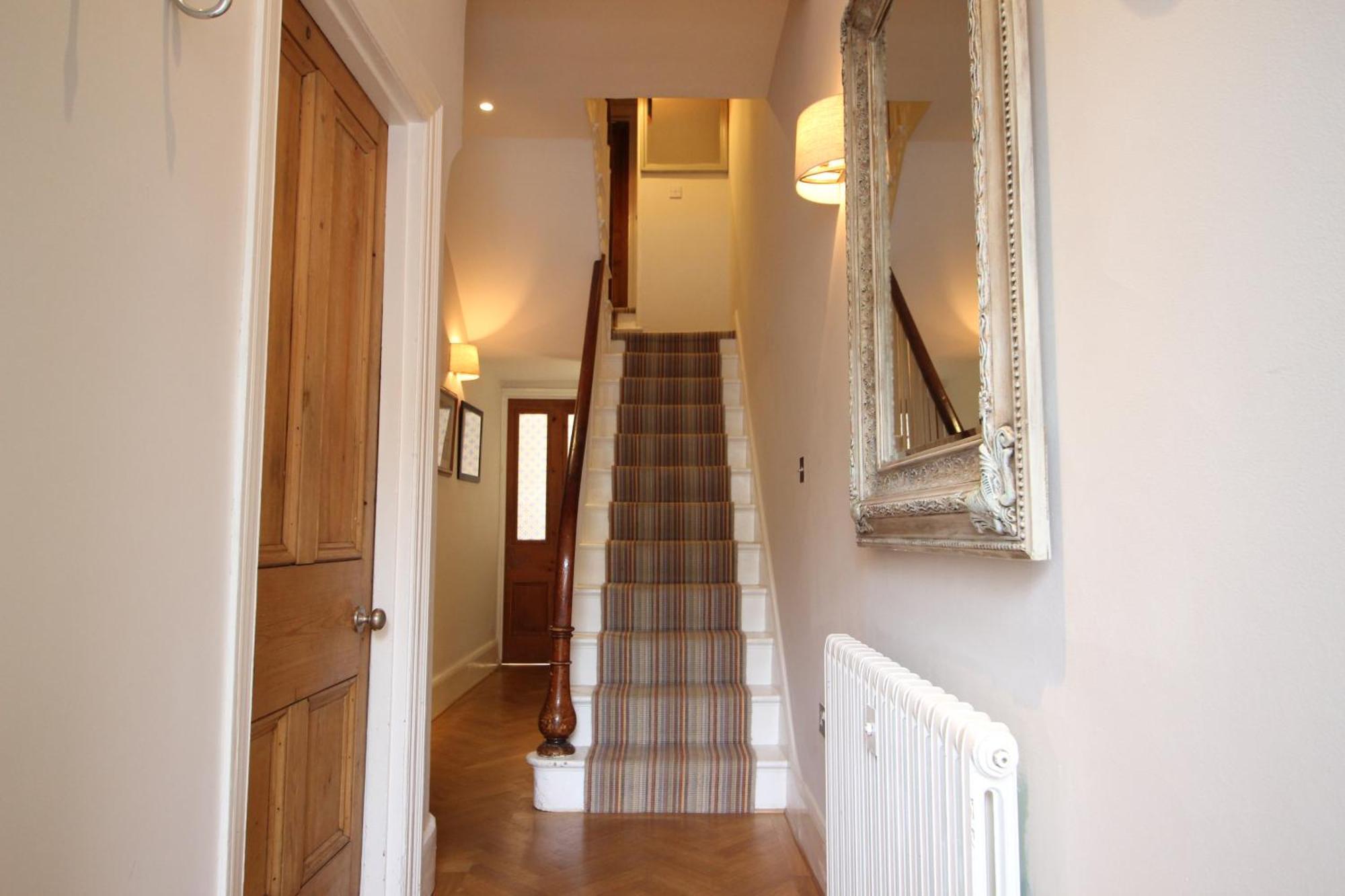 Orwell Elegant Period 5 Bed Close To Town Sleeps 15 Holiday home Cheltenham