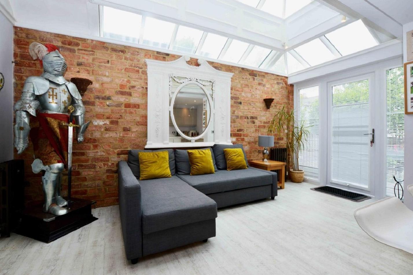 Orwell Elegant Period 5 Bed Close To Town Sleeps 15 Holiday home Cheltenham