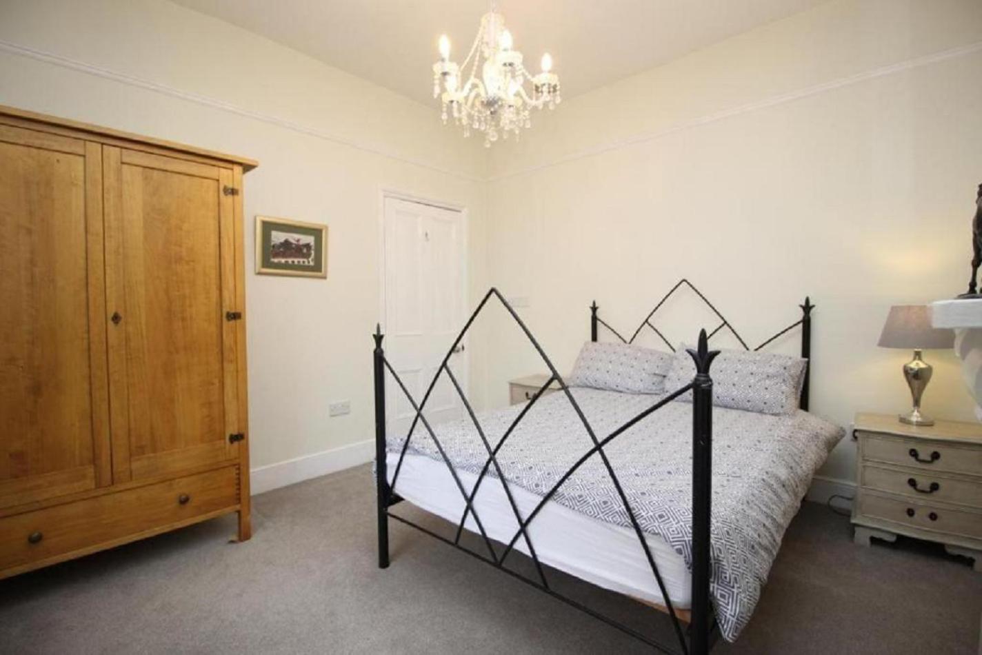 Holiday home Orwell Elegant Period 5 Bed Close To Town Sleeps 15 Cheltenham